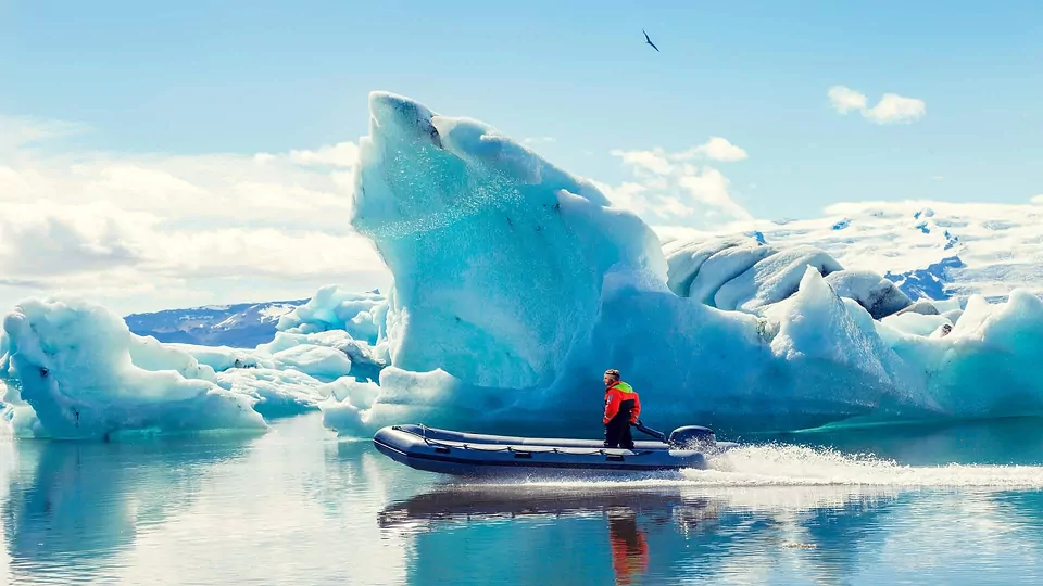 A Guide To Boating and Rafting In Iceland