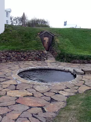 Snorralaug: Medieval history and geothermal engineering in Reykholt