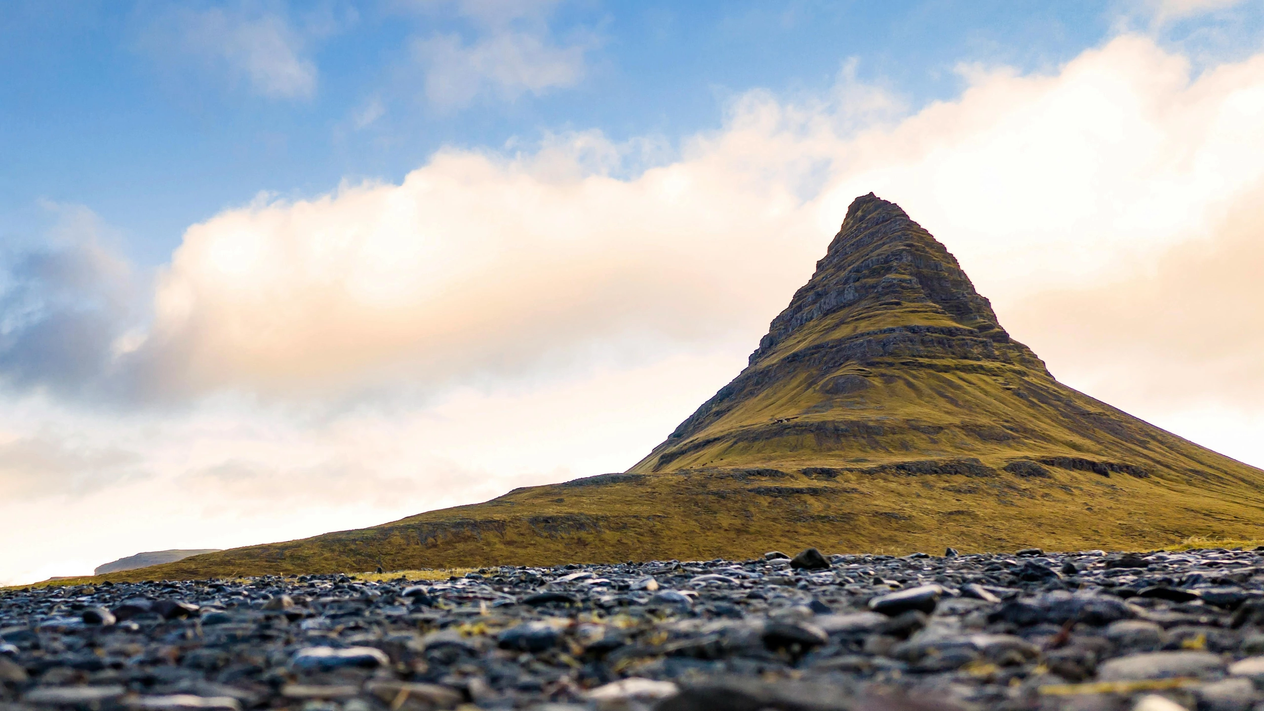 Kirkjufell mountain