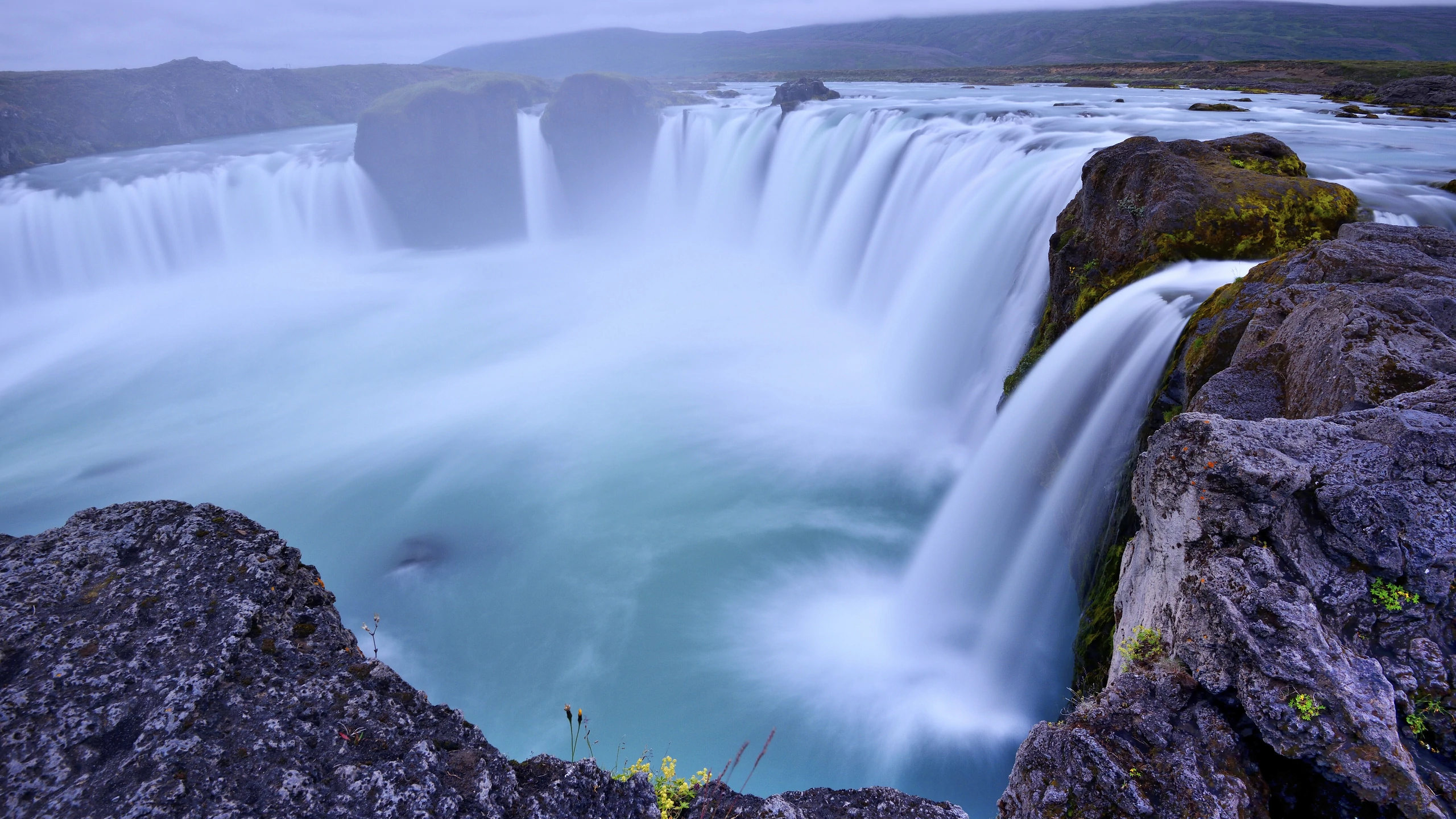 Seljalandsfoss waterfall