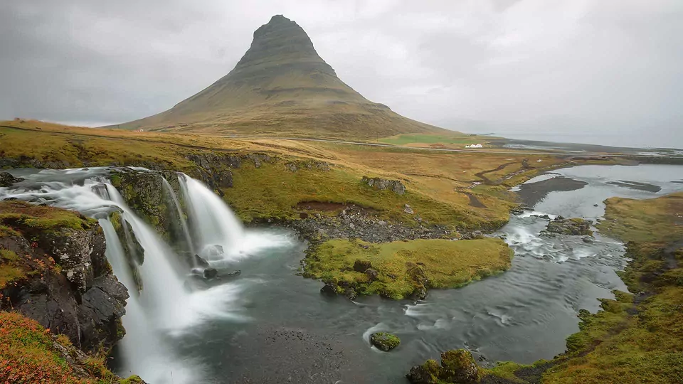 Icelandic Wonders in 2 days: South coast, Glacier Lagoons & Ice Caving (2 days)