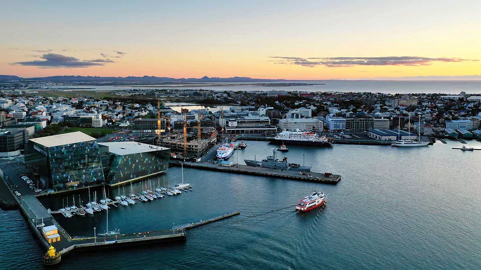 4 day South Iceland scenic history tour and adventures (4 days)