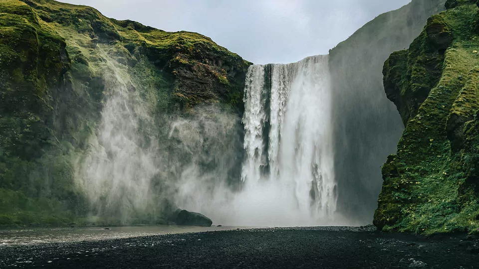 Country Days and Reykjavik City Nights: A 6 Day Self-drive Tour (6 days)