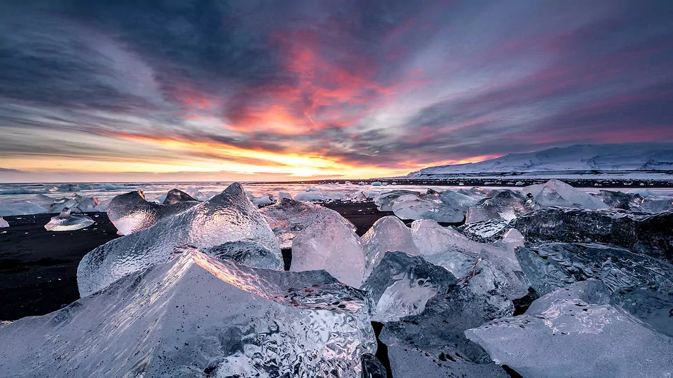 7-day Northern lights Self-Drive Tour in Northern Iceland with a wellness feel-good atmosphere (7 days)